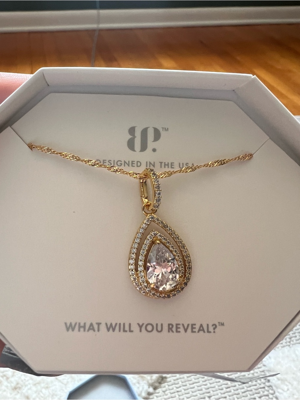 Bomb Party og necklace meant for the spotlight NK80214 new!